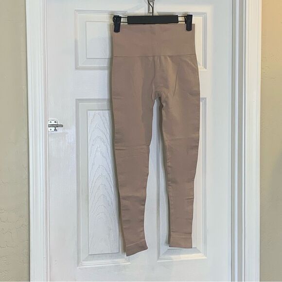 Set Active Sculpt Flex Seamless High Rise Leggings Ribbed Beige Cream Size S/M - Picture 3 of 8